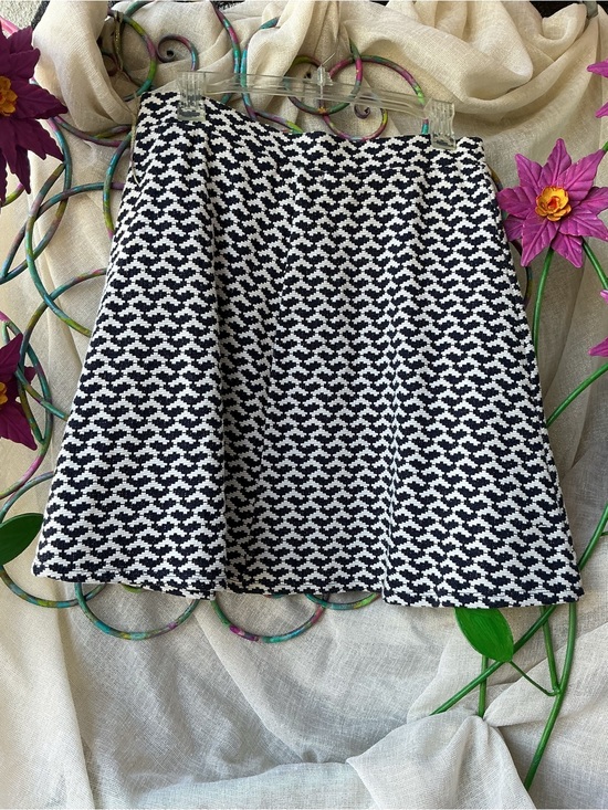 Timeless Dresses & Skirts - Monochrome Geometric Circle Skirt - Black & White